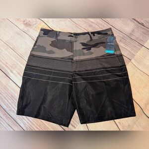 Men's Camouflage Black & Green Hybrid Shorts ✨NWT✨